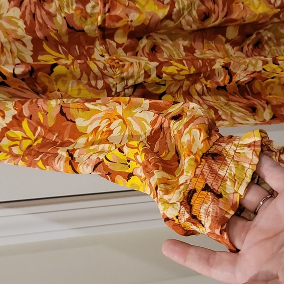 Torrid Floral Peasant Blouse Sz 3 NWT! - Picture 6 of 9